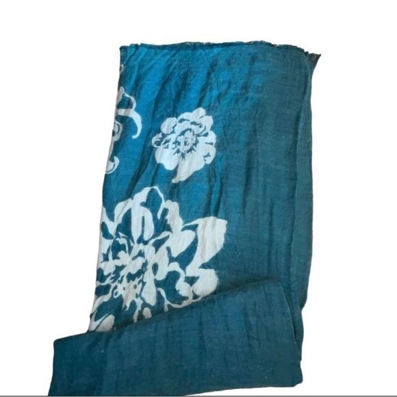 Vintage Floral Pashmina purchased at Anthropologie Bid Now = Discounted Shipping - Picture 8 of 12